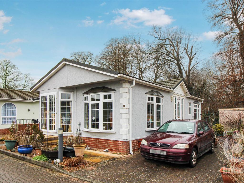 2 bed mobile/park home for sale in Hardwick Bridge Residential Park, Hardwick Road, King's Lynn PE30, £100,000