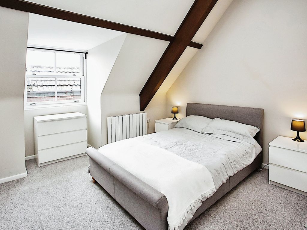 2 bed flat for sale in Stoke Road, Gosport PO12, £150,000