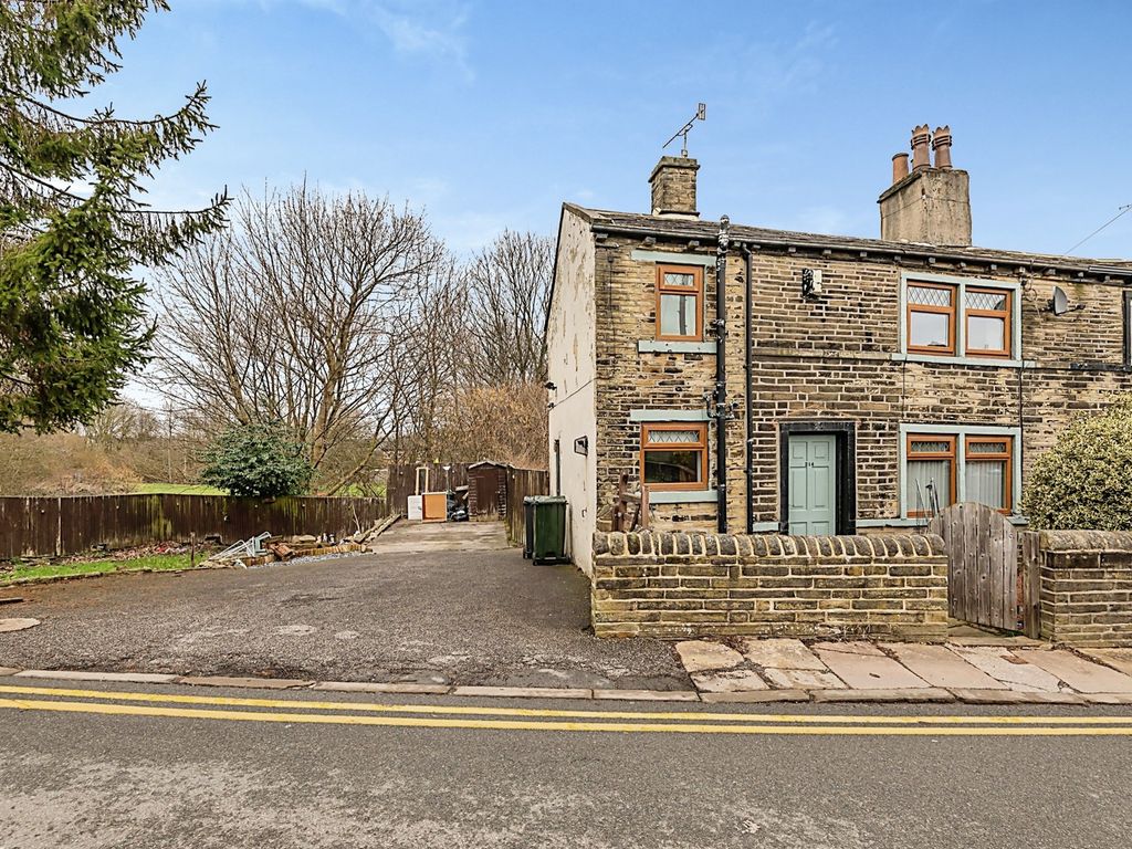2 bed end terrace house for sale in Haycliffe Lane, Bradford BD5, £100,000