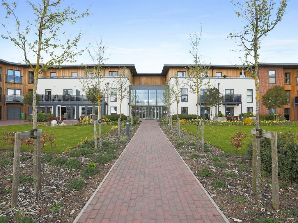 1 bed flat for sale in Harvard Place, Stratford-Upon-Avon CV37, £185,000
