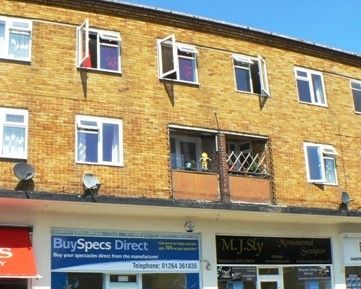 2 bed flat for sale in Swan Court, Andover SP10, £109,950