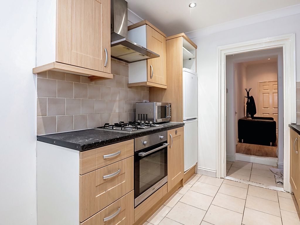 1 bed maisonette for sale in High Town Road, Luton LU2, £141,000