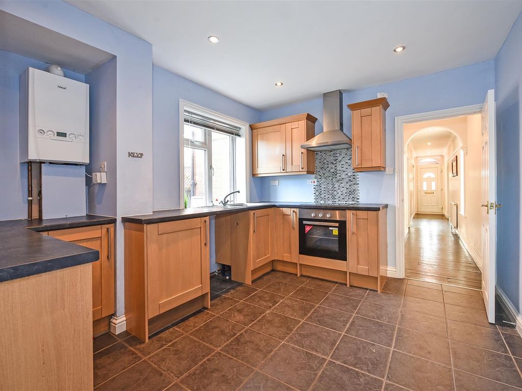 2 bed maisonette for sale in Old Winton Road, Andover SP10, £199,950