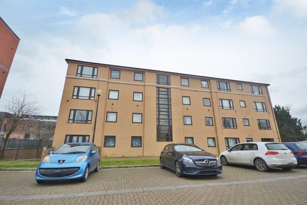 2 bed flat for sale in Albion Place, Campbell Park, Milton Keynes, Buckinghamshire MK9, £165,000