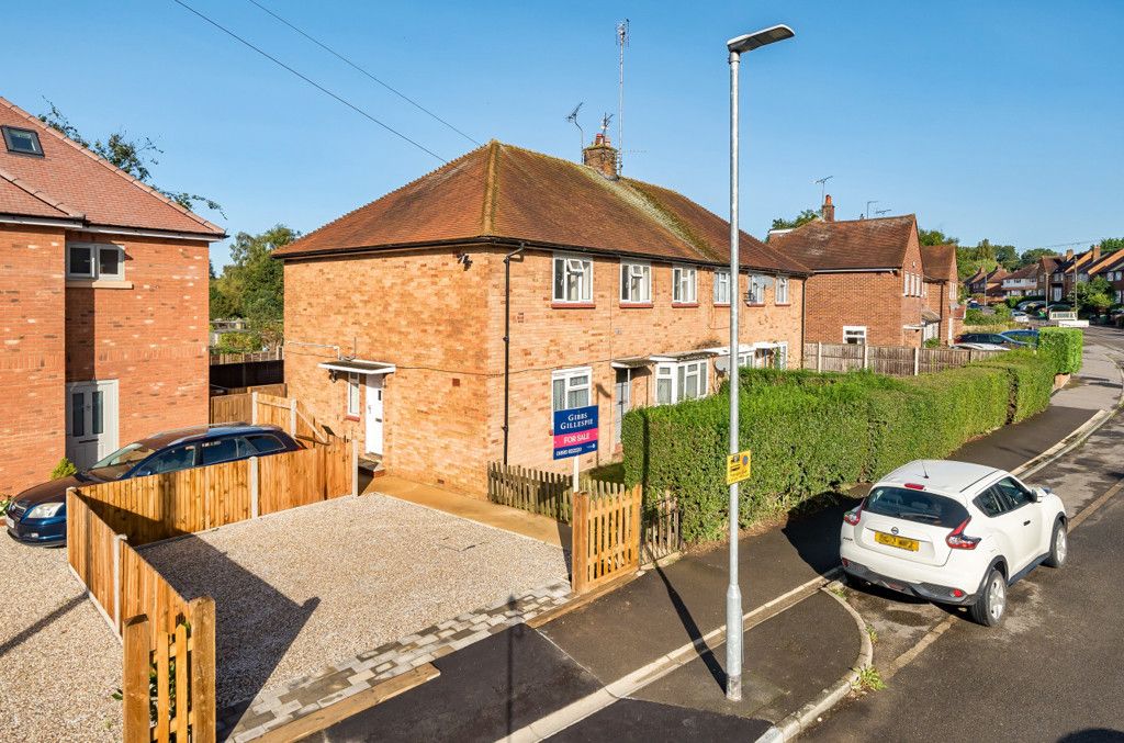2 bed maisonette for sale in Broadwater Gardens, Harefield, Middlesex UB9, £280,000
