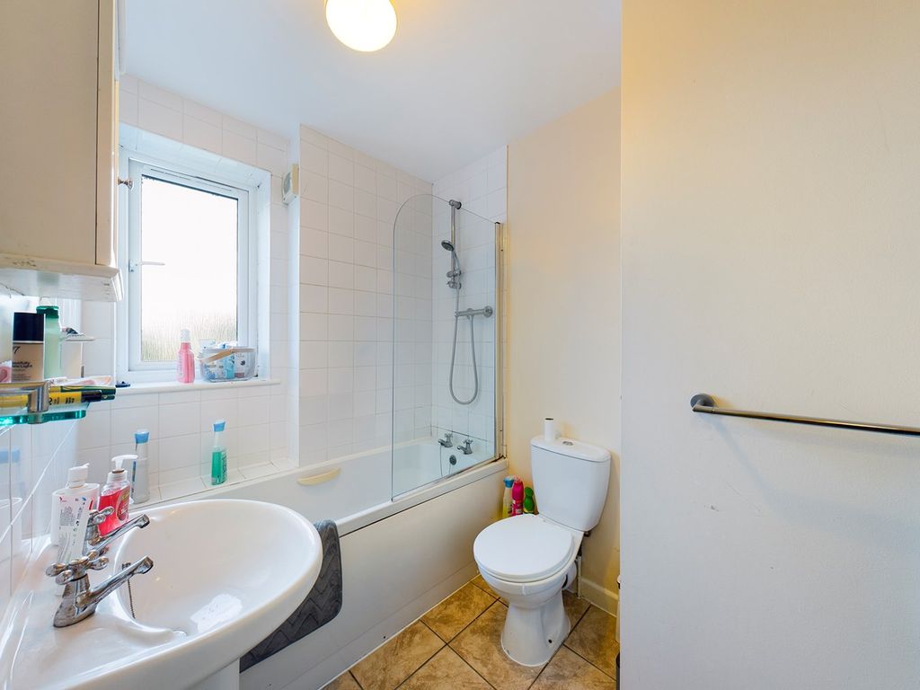 1 bed flat for sale in Bearton Villas, Bedford Road, Hitchin SG5, £175,000