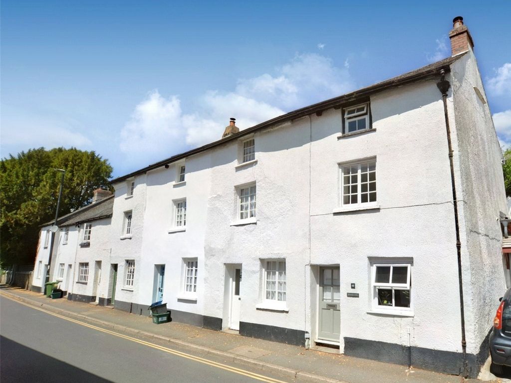 2 bed end terrace house for sale in East Street, Bovey Tracey, Newton Abbot, Devon TQ13, £220,000