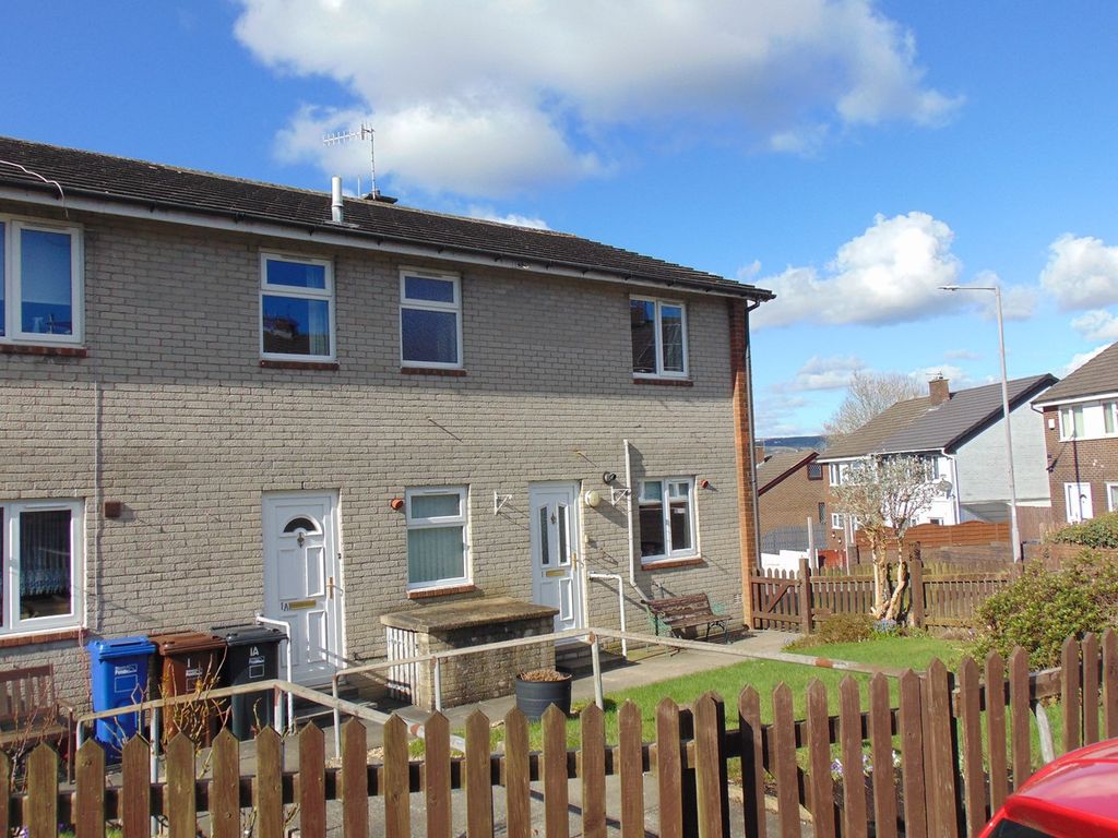 2 bed flat for sale in Sansbury Crescent, Nelson BB9, £57,500