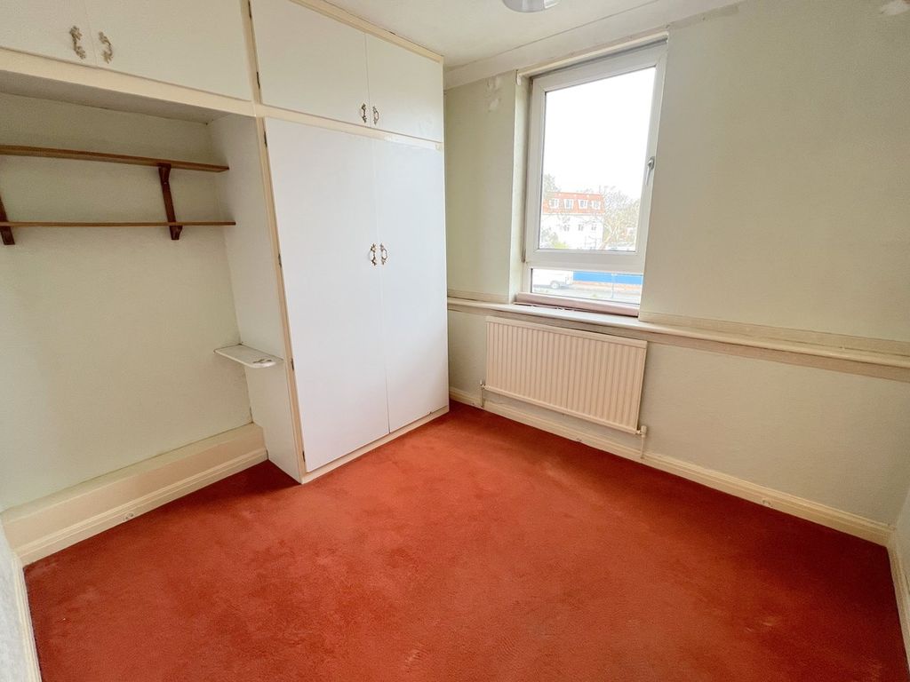 3 bed flat for sale in Boscombe Cliff Road, Bournemouth BH5, £270,000