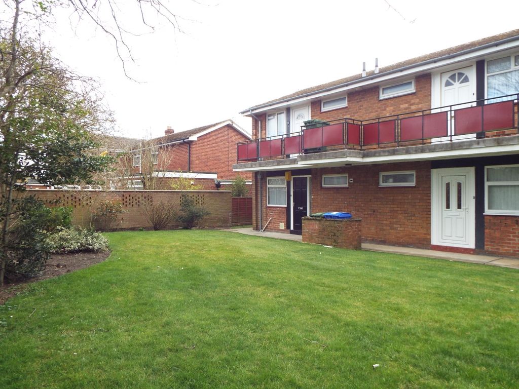 1 bed flat for sale in Kearsley Close, Seaton Delaval, Whitley Bay, Northumberland NE25, £45,000