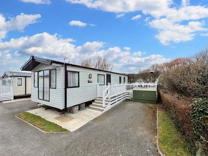 3 bed mobile/park home for sale in Hedge End, Waterside Holiday Park, Bowleaze Coveway, Weymouth DT3, £65,000