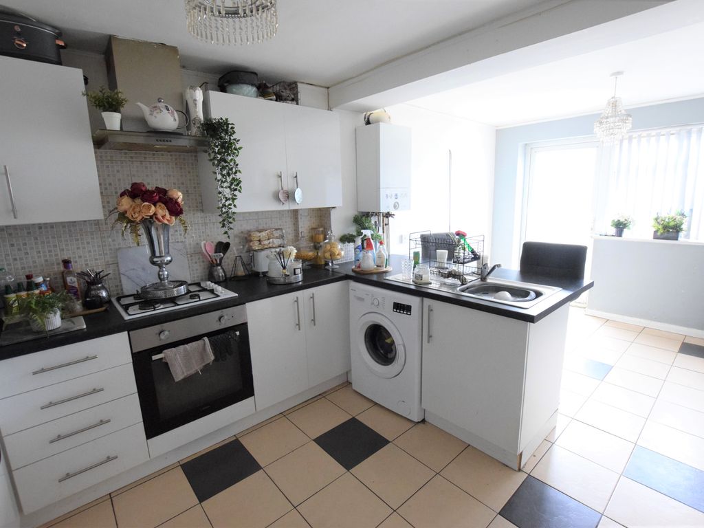 3 bed terraced house for sale in The Parade, Pevensey BN24, £292,500
