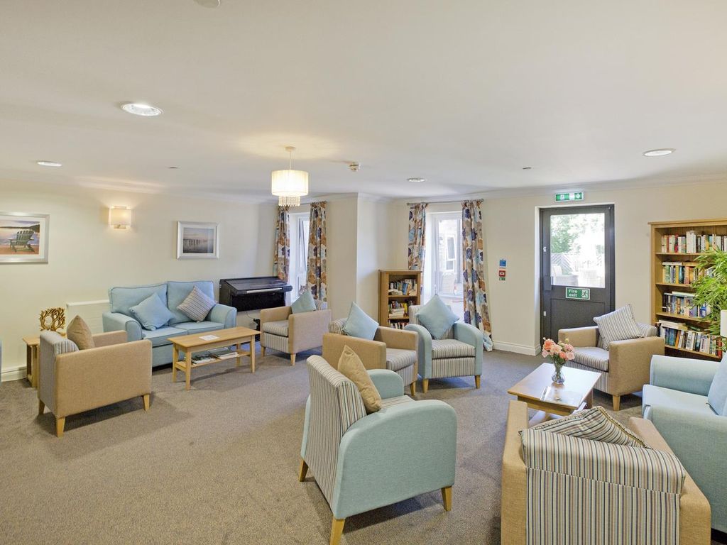 1 bed flat for sale in Valley Drive, Ilkley LS29, £225,000