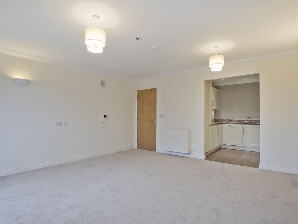 1 bed flat for sale in Valley Drive, Ilkley LS29, £225,000