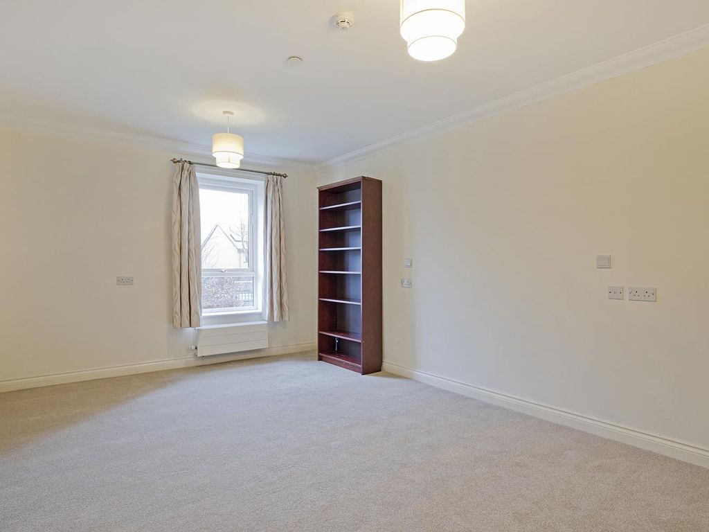 1 bed flat for sale in Valley Drive, Ilkley LS29, £225,000