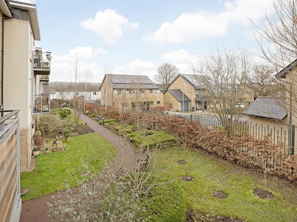 1 bed flat for sale in Valley Drive, Ilkley LS29, £225,000