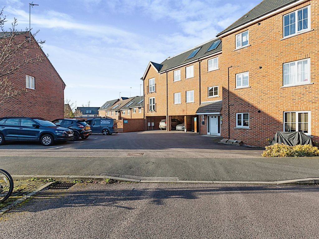 2 bed flat for sale in Cable Crescent, Woburn Sands, Milton Keynes MK17, £210,000