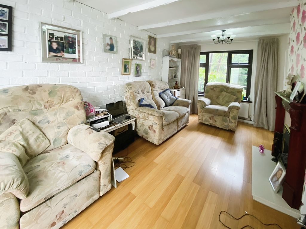 3 bed terraced house for sale in Price Close, Newport NP20, £150,000