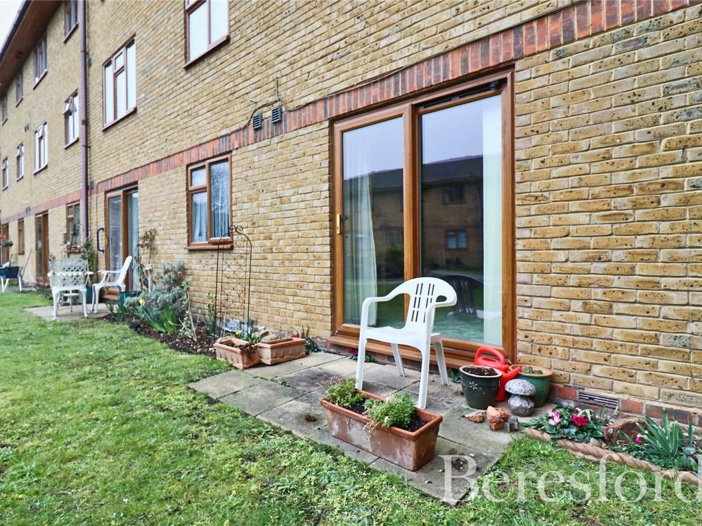 1 bed flat for sale in Allington Court, Outwood Common Road CM11, £160,000