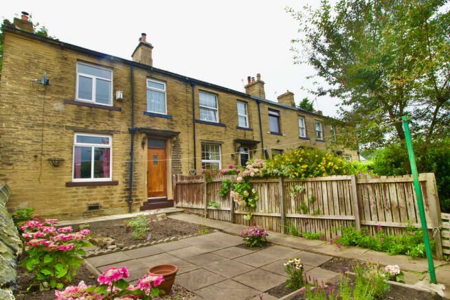2 bed terraced house for sale in Croft Street, Idle, Bradford BD10, £149,950