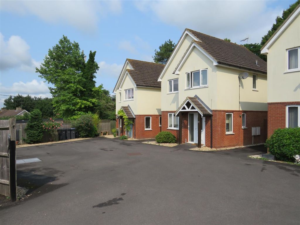 3 bed detached house for sale in Antrobus Road, Amesbury, Salisbury SP4, £307,000