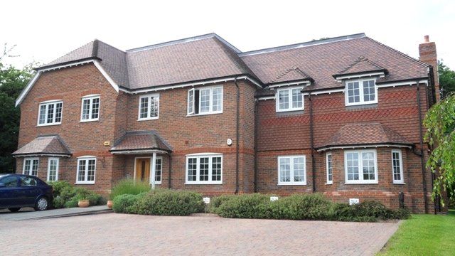 2 bed flat for sale in Torleven Heights, Forest Road, Binfield RG42, £275,000