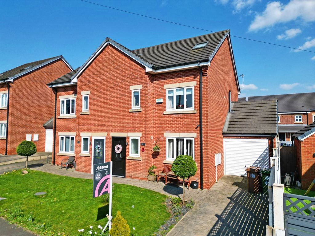 4 bed semi-detached house for sale in Lowfield Lane, St Helens WA9, £270,000