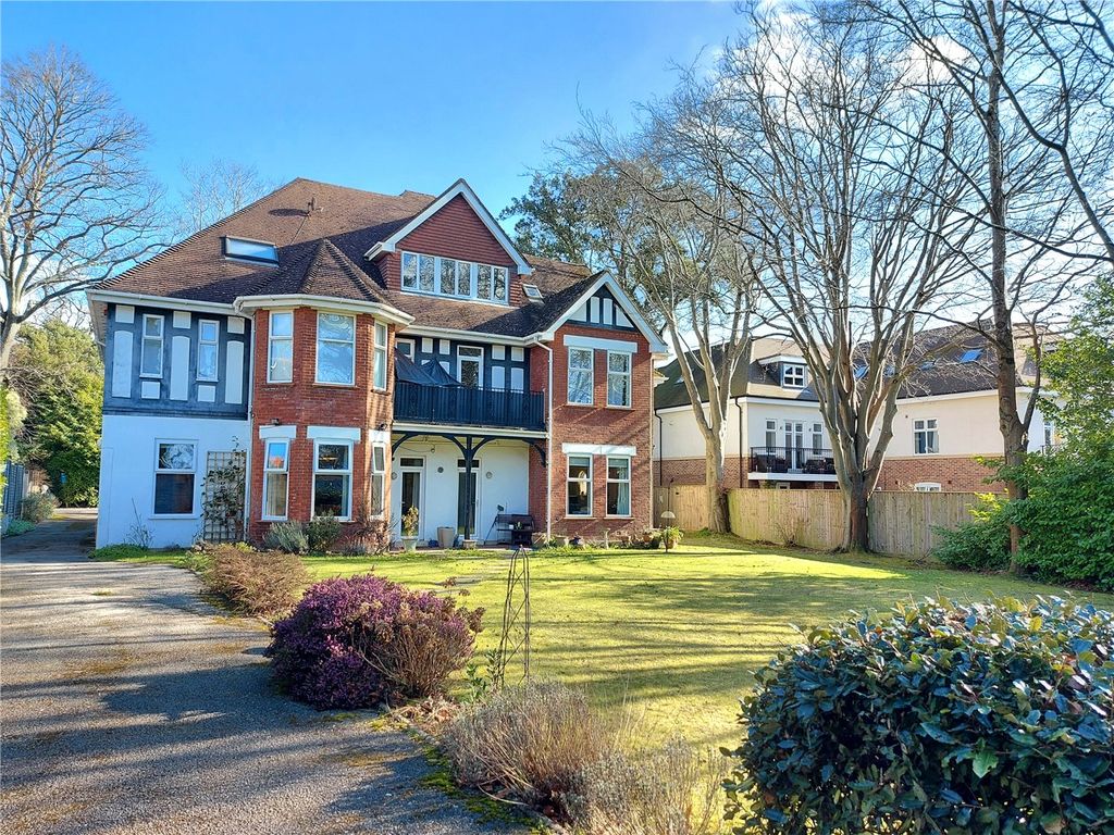 2 bed flat for sale in Spur Hill Avenue, Lower Parkstone, Poole BH14, £325,000