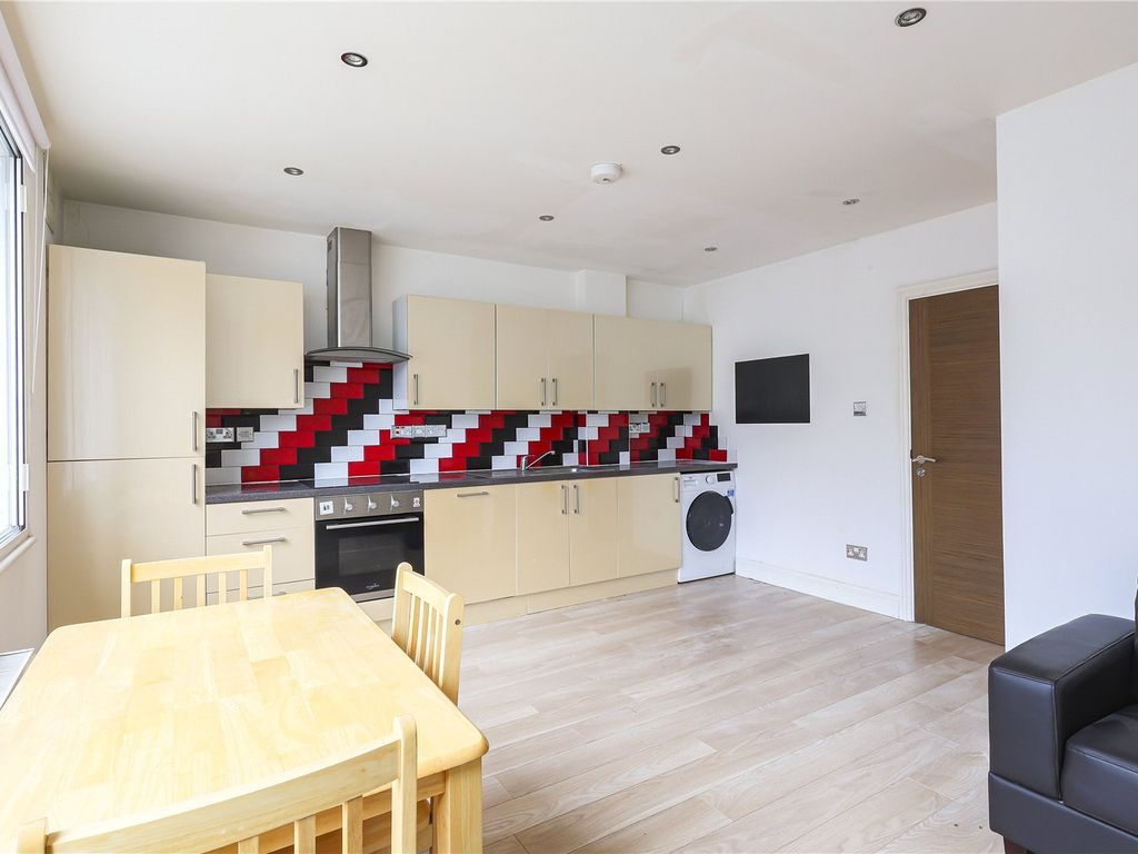 1 bed flat for sale in Holloway Road, Holloway, London N7, £319,500