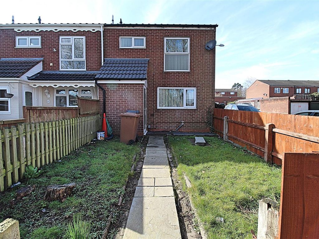 3 bed end terrace house for sale in Wolseley Close, Smiths Wood, Birmingham B36, £140,000