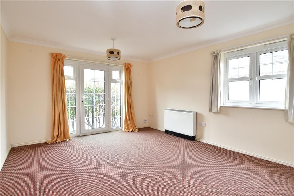 2 bed flat for sale in Bewick Gardens, Chichester, West Sussex PO19, £190,000