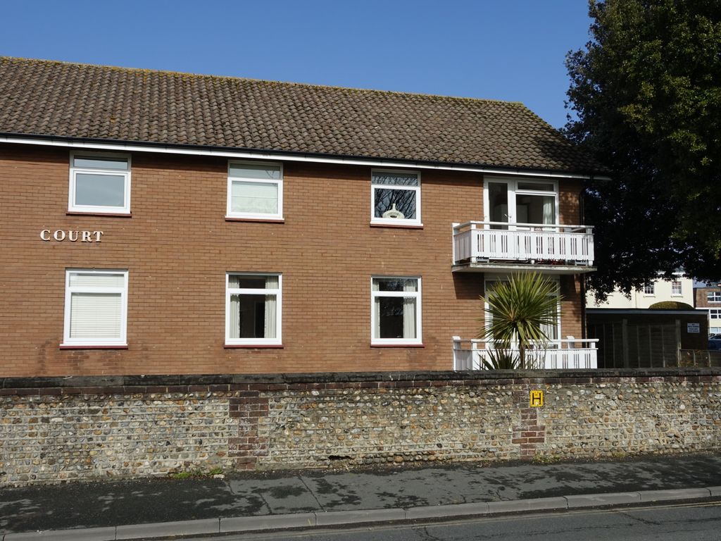 2 bed flat for sale in High Street, Bognor Regis PO21, £205,000