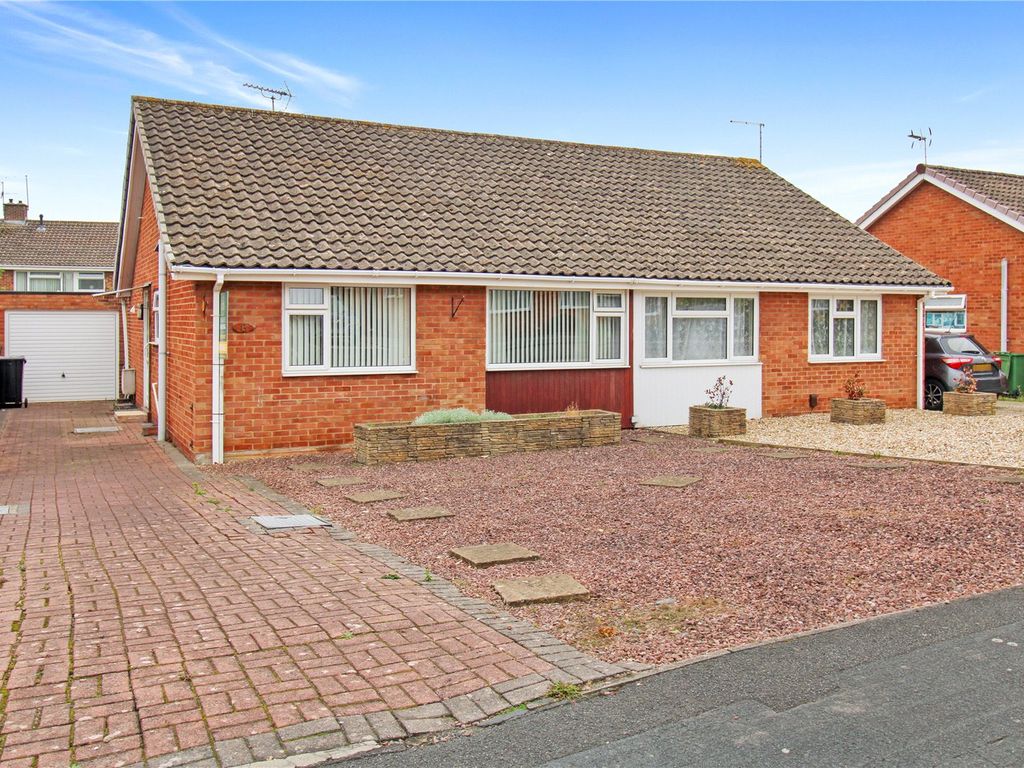 2 bed bungalow for sale in Constantine Close, Coleview, Swindon SN3, £279,950