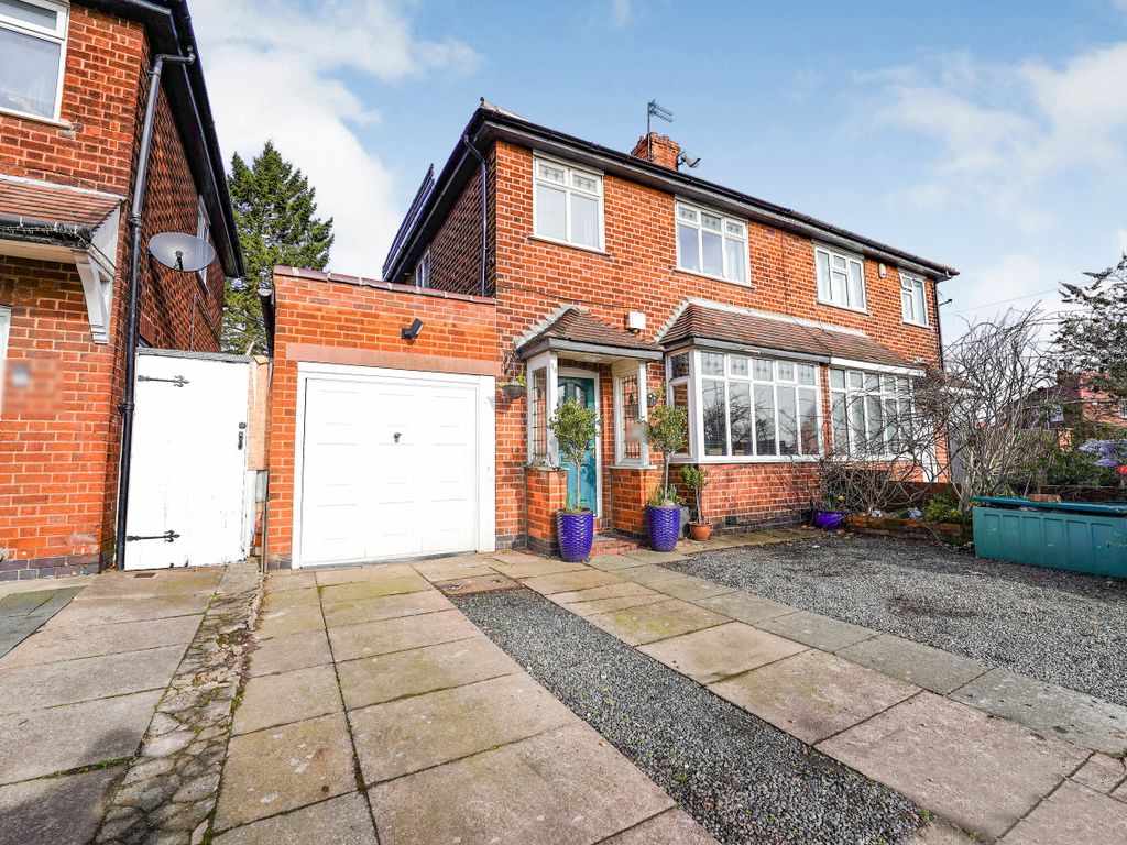 3 bed semi-detached house for sale in Medina Road, Leicester, Leicestershire LE3, £280,000