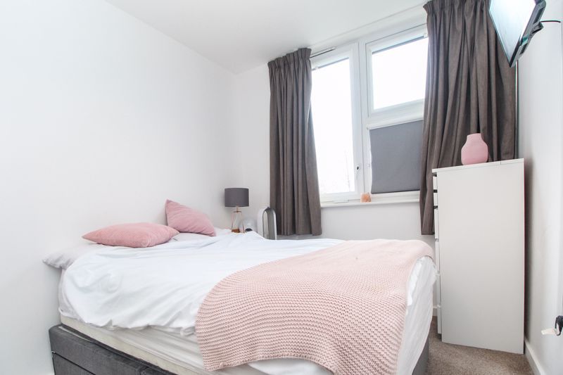 1 bed flat for sale in Goldington Road, Bedford MK40, £135,000