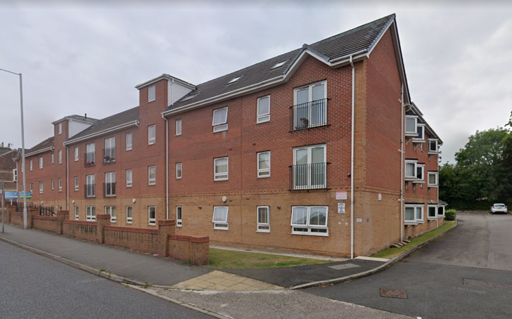 2 bed flat for sale in Old Chester Road, Birkenhead CH42, £80,000