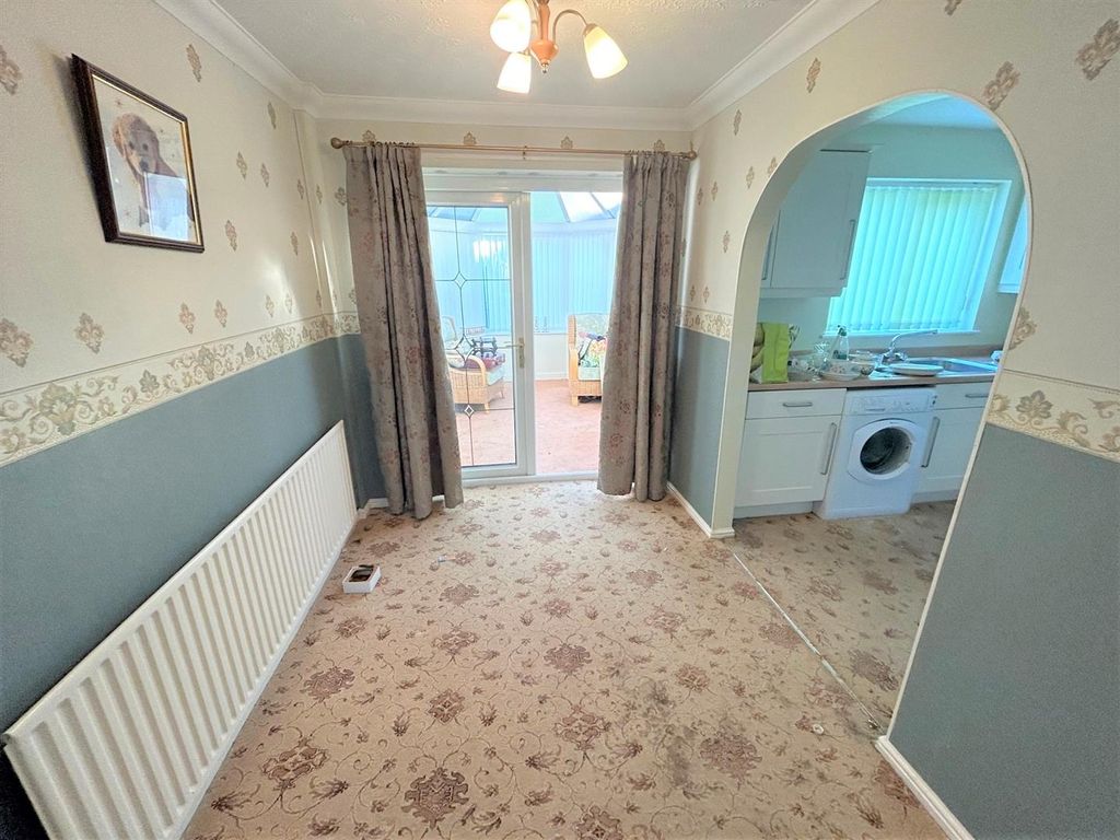 3 bed detached house for sale in Kennet Way, Leigh WN7, £189,995