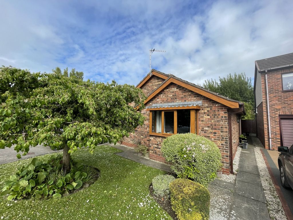 2 bed bungalow for sale in The Maltings, Thornton FY5, £200,000