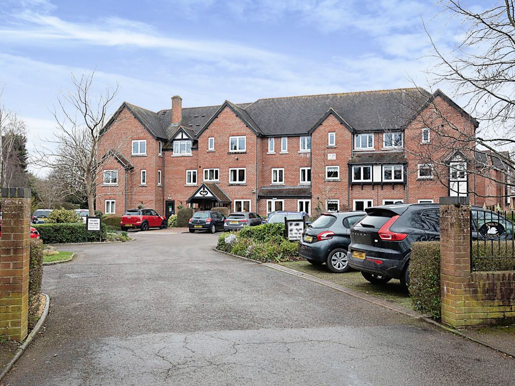 1 bed flat for sale in Swan Court, Banbury Road, Stratford-Upon-Avon, Warwickshire CV37, £118,000