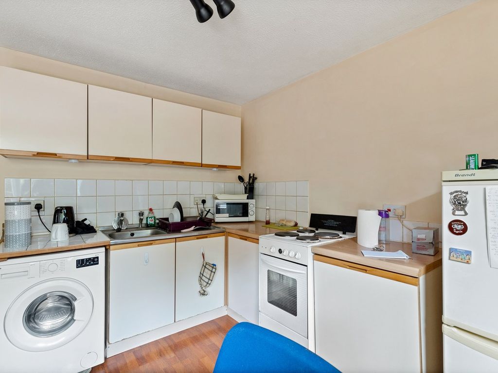 1 bed flat for sale in Hillside Road, Dover CT17, £65,000