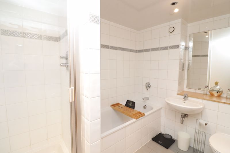 3 bed flat for sale in Carnoustie Street, Glasgow G5, £190,000
