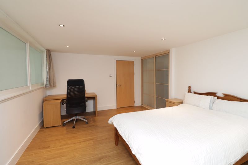 3 bed flat for sale in Carnoustie Street, Glasgow G5, £190,000