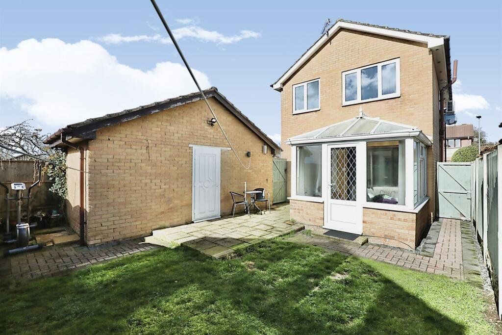 3 bed detached house for sale in Sanctuary Fields, North Anston, Sheffield, South Yorkshire S25, £200,000