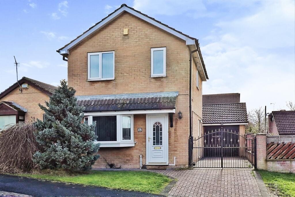 3 bed detached house for sale in Sanctuary Fields, North Anston, Sheffield, South Yorkshire S25, £200,000