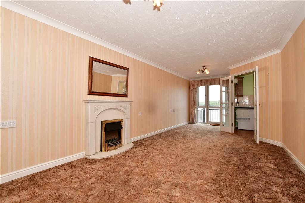 2 bed flat for sale in Wharfside Close, Erith, Kent DA8, £190,000