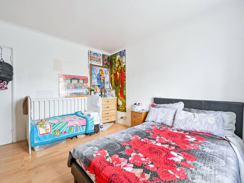 1 bed flat for sale in Lewisham Park, Lewisham, London SE13, £220,000