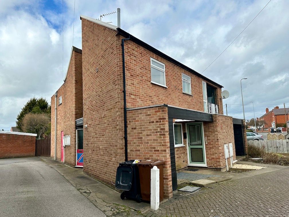 3 bed flat for sale in Rookery Lane, Lincoln LN6, £95,000