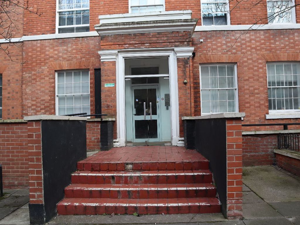 1 bed flat for sale in Princess Road West, Leicester LE1, £104,950