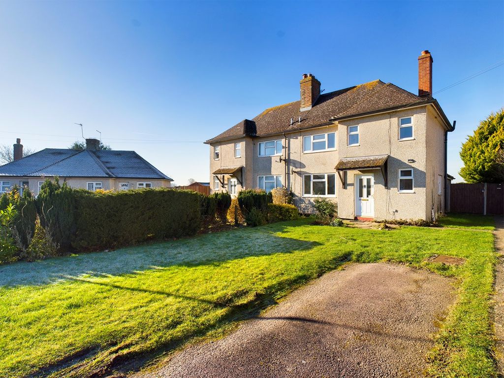 2 bed semi-detached house for sale in Meadow Way, Offley, Hitchin SG5, £294,500