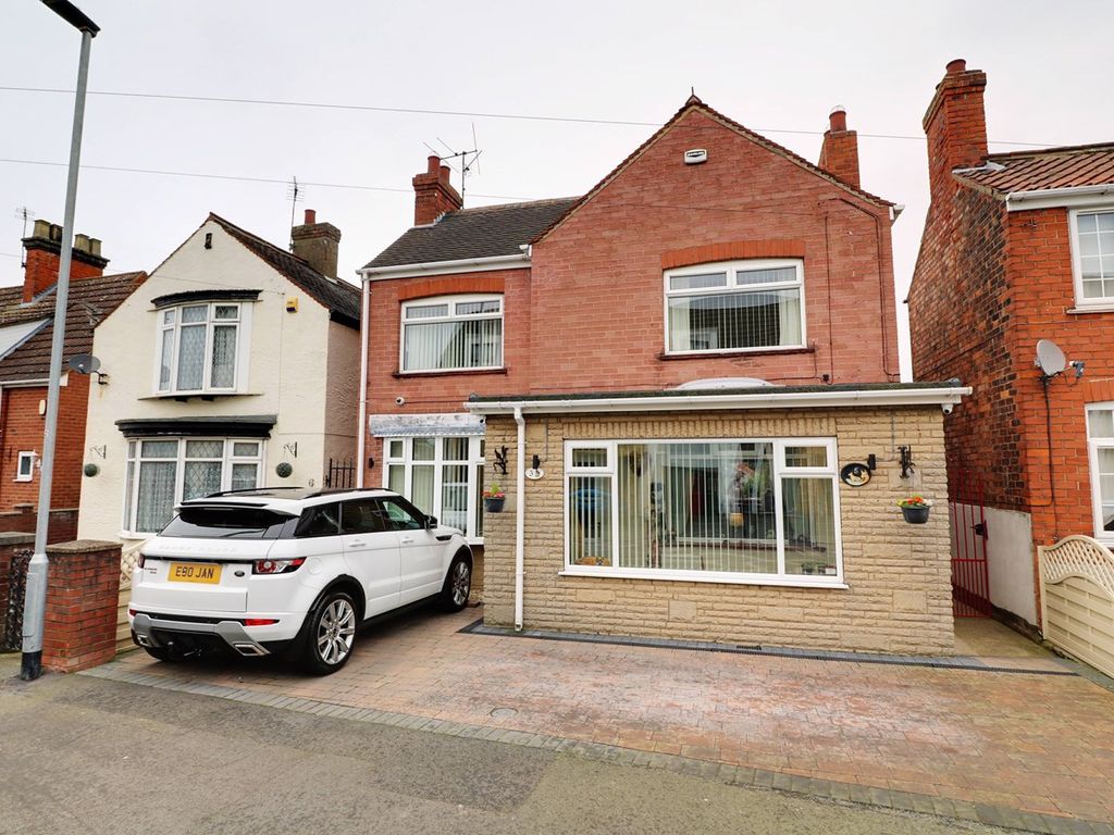 3 bed detached house for sale in Colton Street, Brigg DN20, £255,000